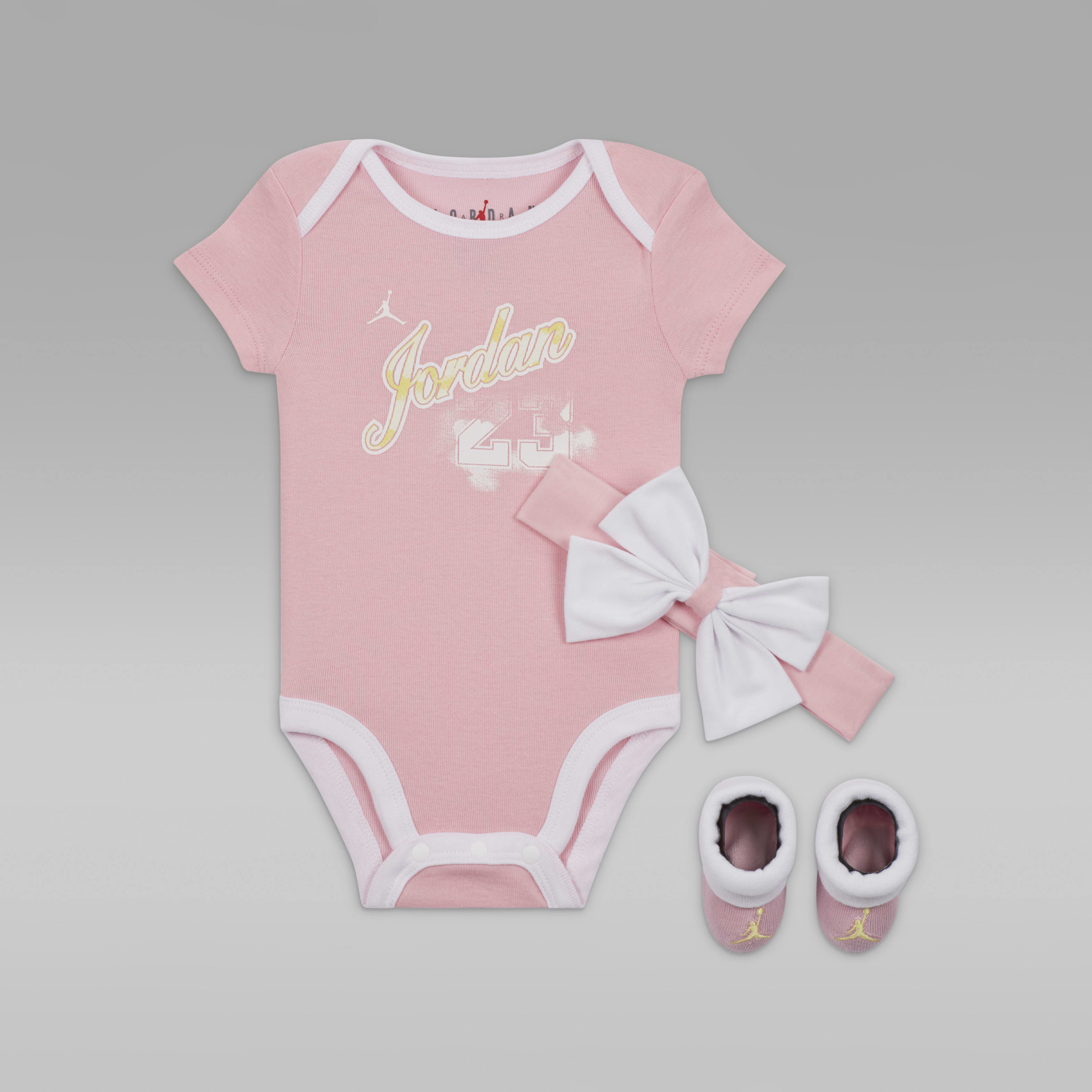 Nike for newborn baby girl deals